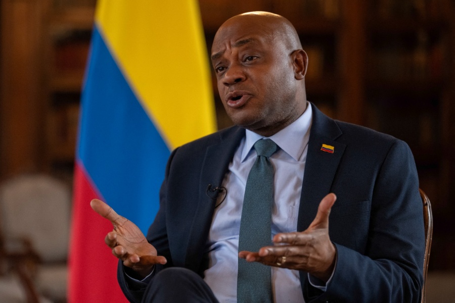 Canciller Murillo mantiene postura tras invitación de Maduro a Petro