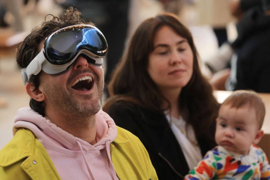 Apple lanza sus costosas gafas Vision Pro en EEUU