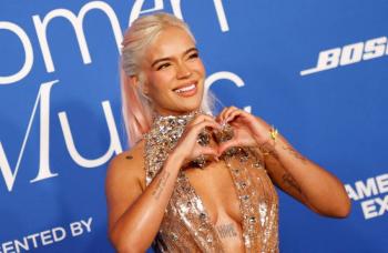 Karol G conmueve a Colombia en su despedida