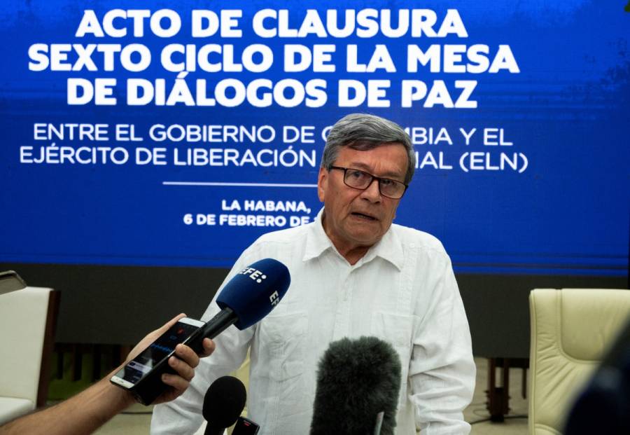 Gobierno de Colombia y el ELN descongelan conversaciones de paz en ...