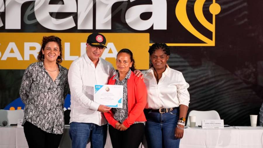 Gobierno construirá 15 centros de innovación para agroindustria cafetera en varias regiones