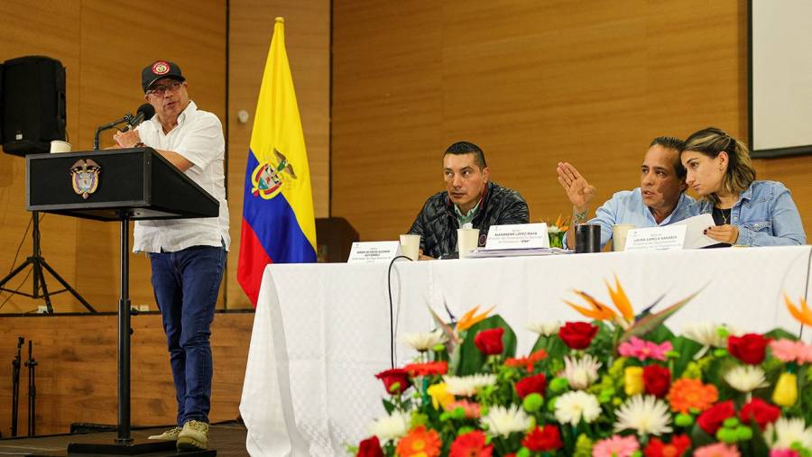 Estado Mayor Central del Cauca no quiso la sustituci&oacute;n de cultivos porque quiere seguir con una econom&iacute;a il&iacute;cita, dice Petro