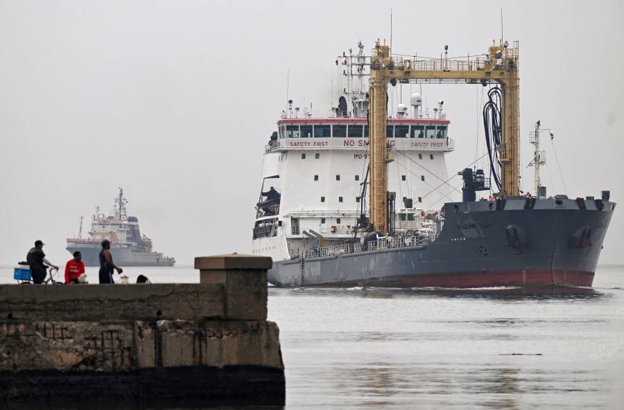 Destacamento naval ruso con submarino nuclear chega a Cuba