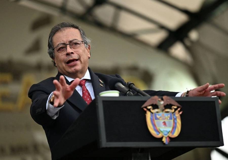 Petro insiste en inversiones forzosas para la industria exportadora