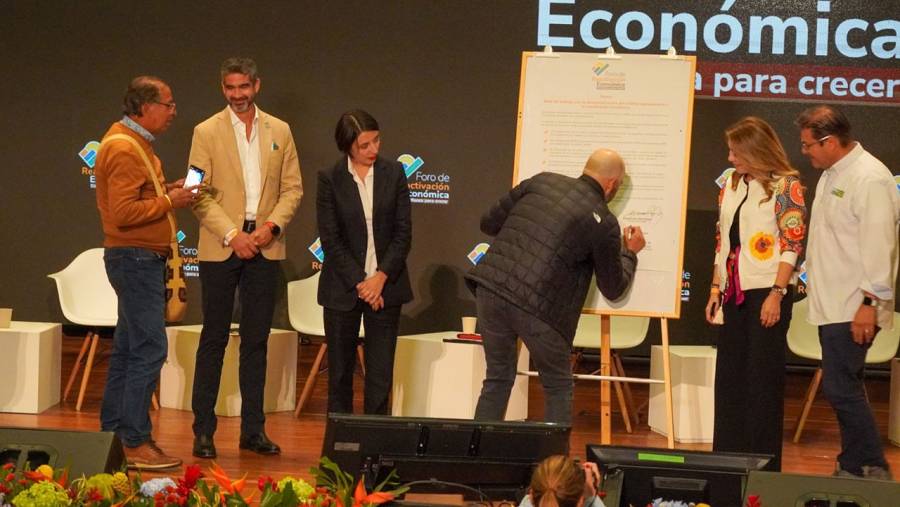 Ministerio de Agricultura promueve la firma del pacto por la democratización del crédito agropecuario