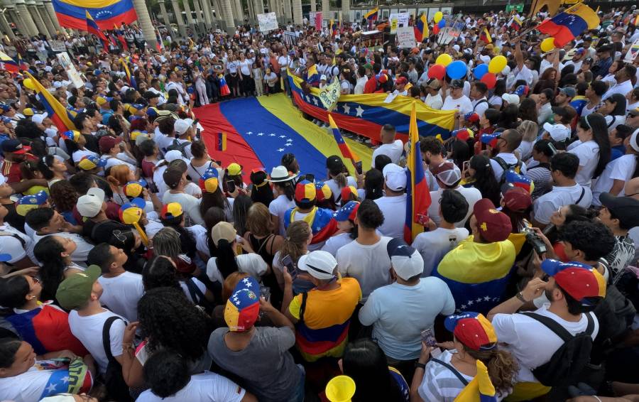 Flujo fronterizo entre Colombia y Venezuela sigue sin interrupciones pese a conflictos internos
