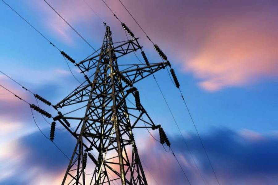 Gobierno de Petro restringe exportación de energía a Ecuador en temporada seca