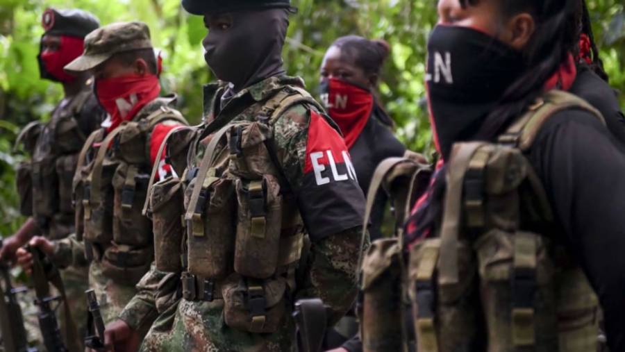 “El gobierno cometió un error en debilitar a las Fuerzas Militares y dándole la mano a las guerrillas”: ex viceministro de defensa de Colombia