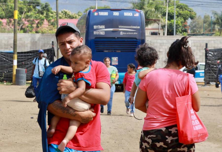 Menores de edad solo viajarán con autorización de padres de familia