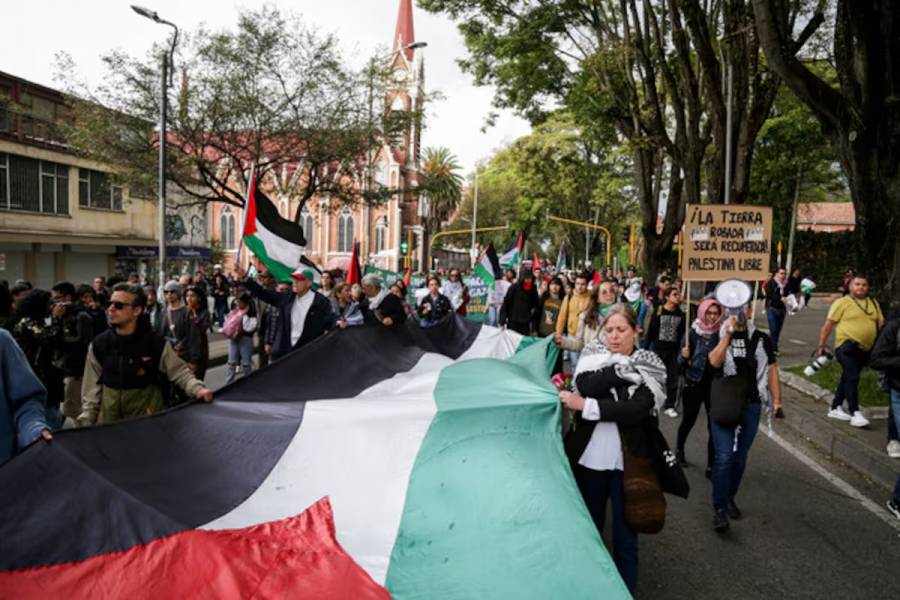 Disturbios frente a la embajada de EEUU en Bogot&aacute; en marcha de propalestinos