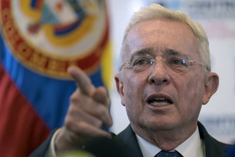 Abogados de &Aacute;lvaro Uribe piden suspender audiencia por discrepancias en pruebas forenses