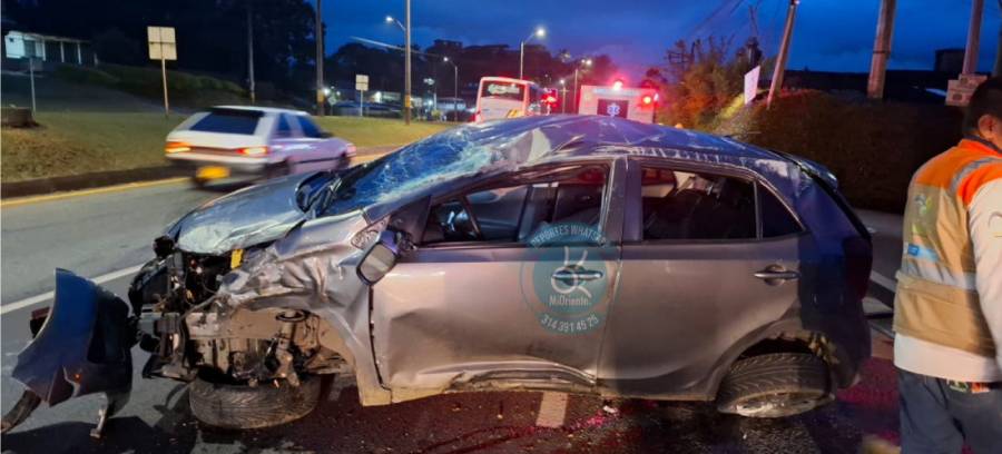 Accidente en la Autopista Medellín-Bogotá deja dos personas lesionadas
