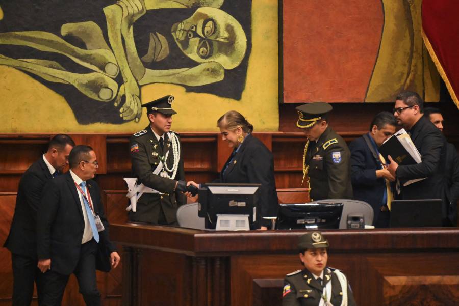 Congreso de Ecuador absuelve a ministra enjuiciada por crisis de seguridad