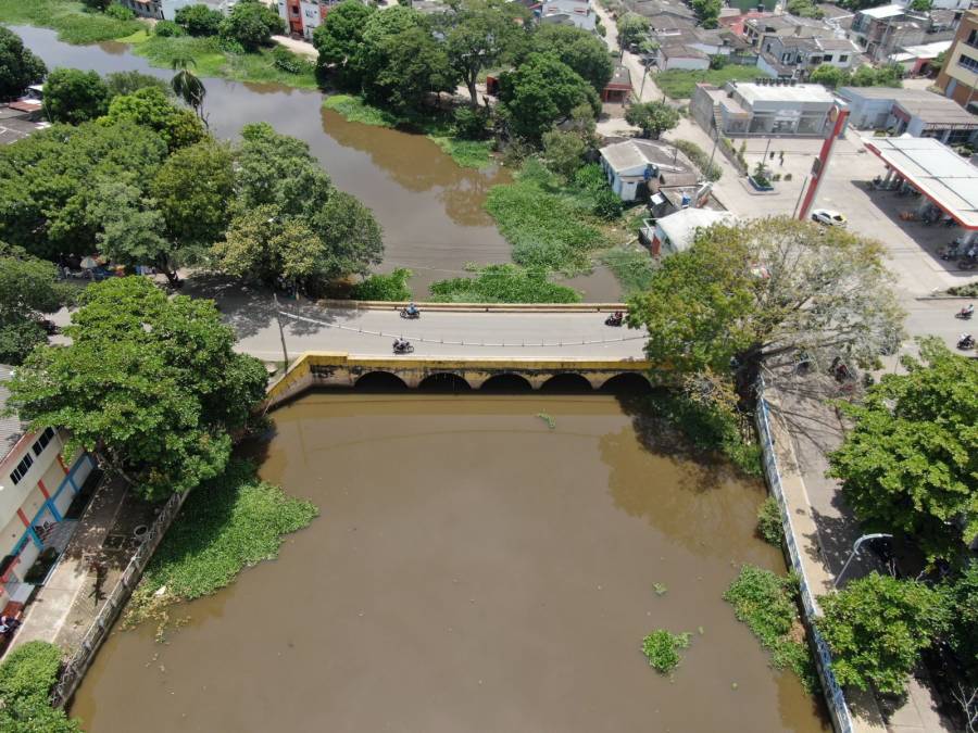 Inv&iacute;as establece rutas alternativas para veh&iacute;culos de carga tras restricci&oacute;n en puente Chimalito