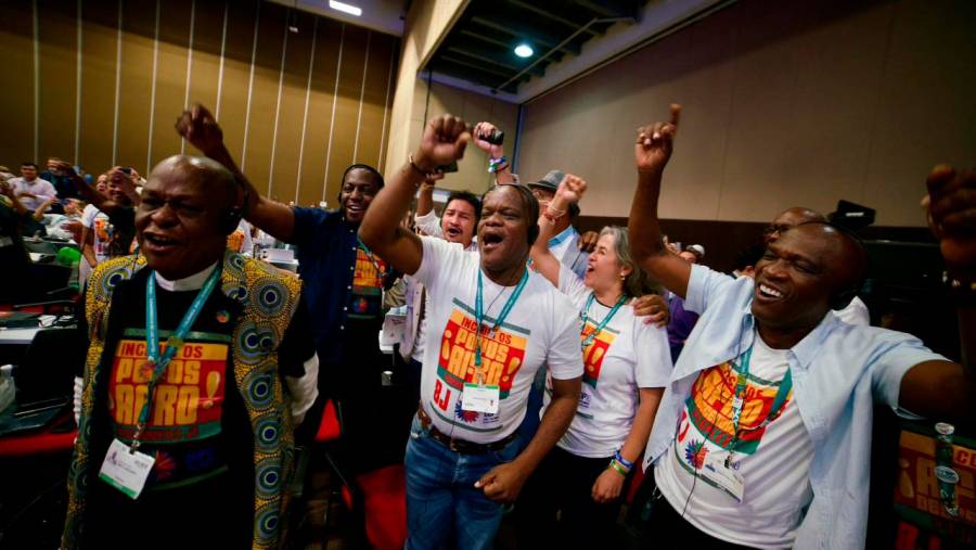 Despu&eacute;s de 26 a&ntilde;os, COP16 aprueba gran acuerdo que reivindica y empodera a pueblos ind&iacute;genas y afrodescendientes