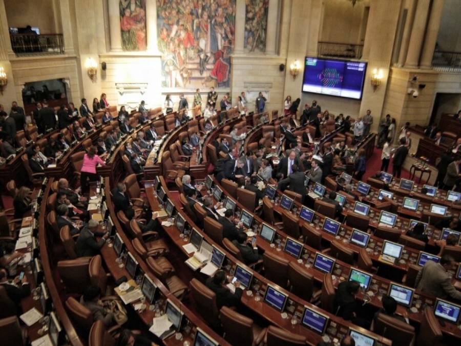 Senadores definen apoyo para la elección del nuevo magistrado en la Corte Constitucional colombiana