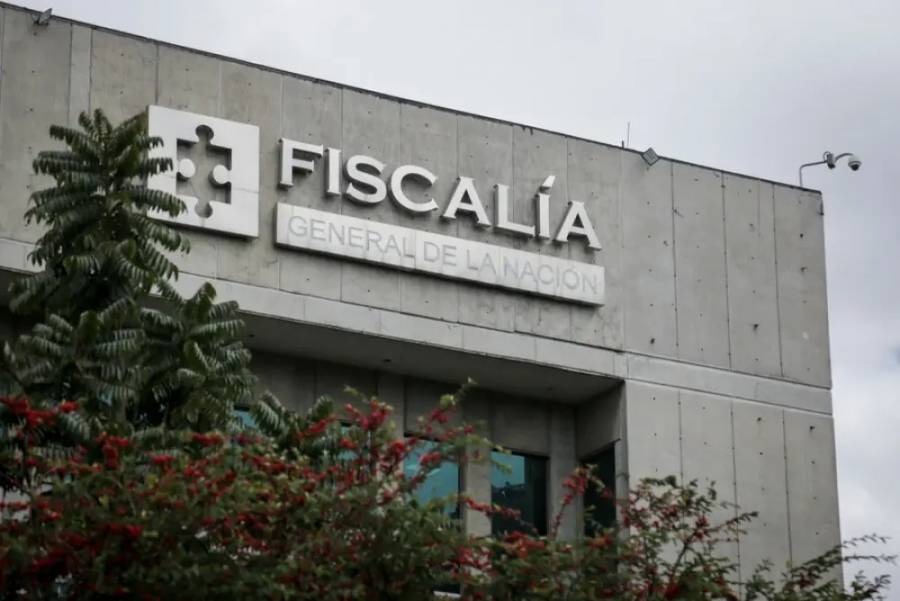 Fiscal&iacute;a suspende &oacute;rdenes de captura contra voceros de las autodefensas en la Sierra Nevada para facilitar di&aacute;logos de paz
