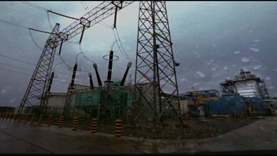 Ecuador reduce horarios de racionamiento energético gracias a exportaciones de electricidad desde Colombia