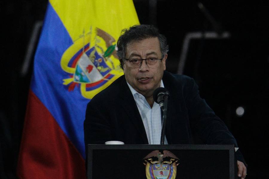 Defensa de Gustavo Petro rechaza cargos del CNE por supuesta violación de topes electorales
