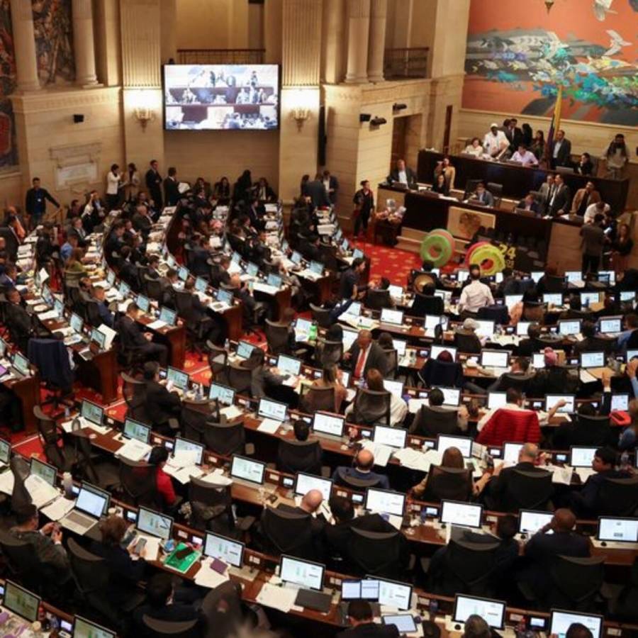 Reforma a la salud avanza en la Cámara pese a tensiones y oposiciones