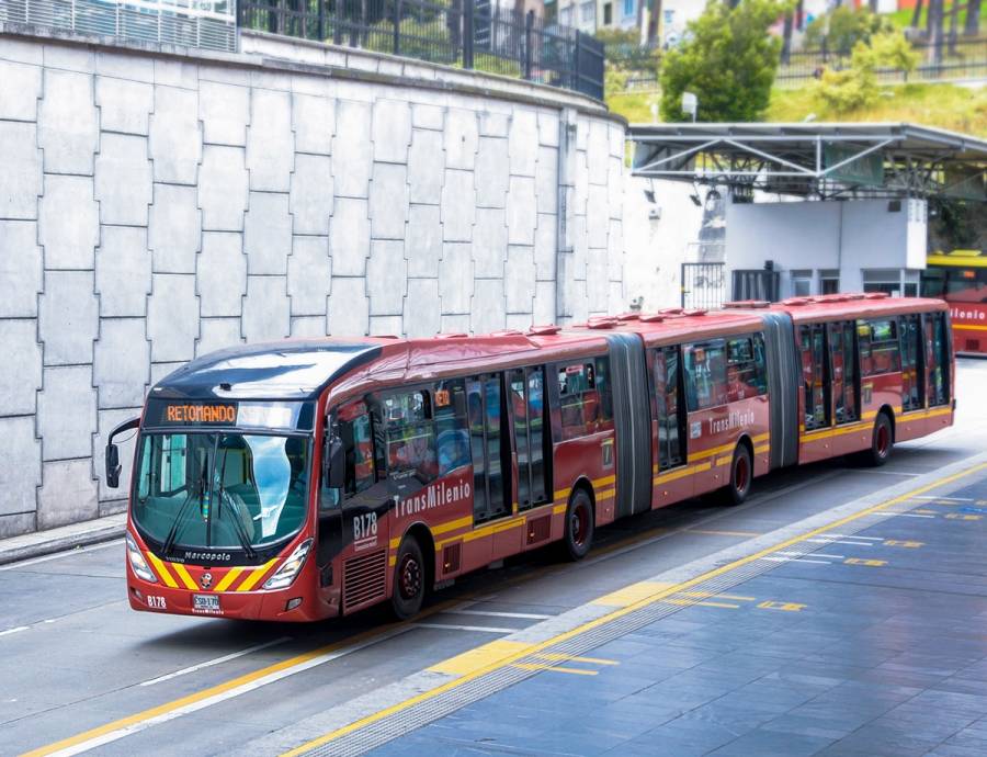 Transporte público en Bogotá: La disputa entre Galán y Petro por los subsidios