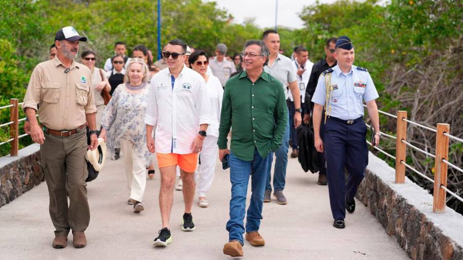 Desde islas Galápagos, presidentes de Colombia y Ecuador claman por fortalecer alianza de América Latina para enfrentar crisis climática