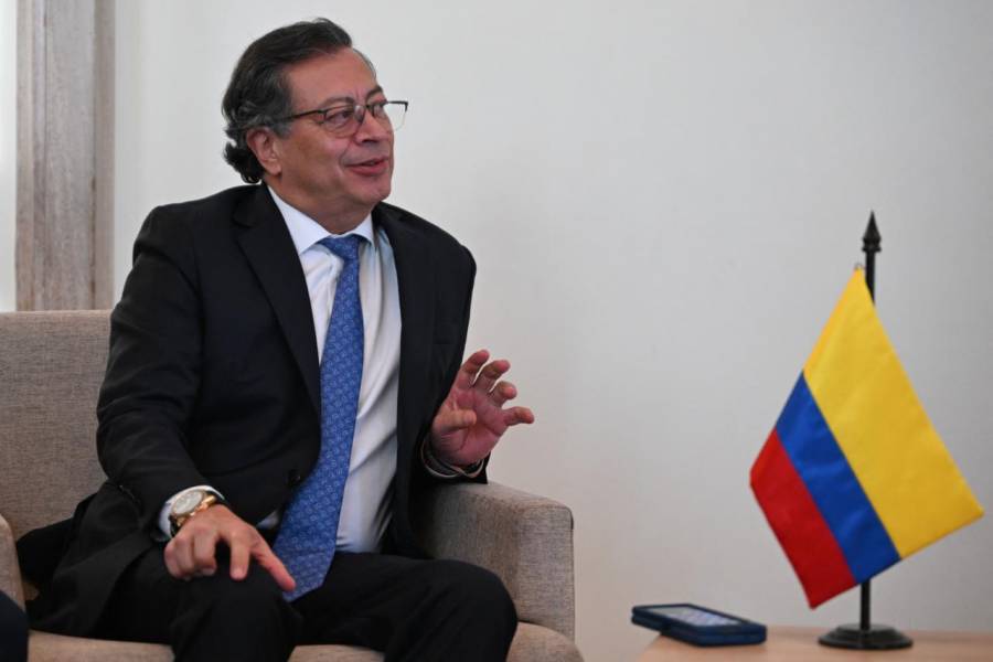 Polémica por millonario contrato del Gobierno Petro para chalecos balísticos sin certificación de EE. UU.