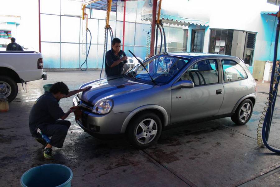 Detectan conexión ilegal de agua en lavadero de carros en Bogotá