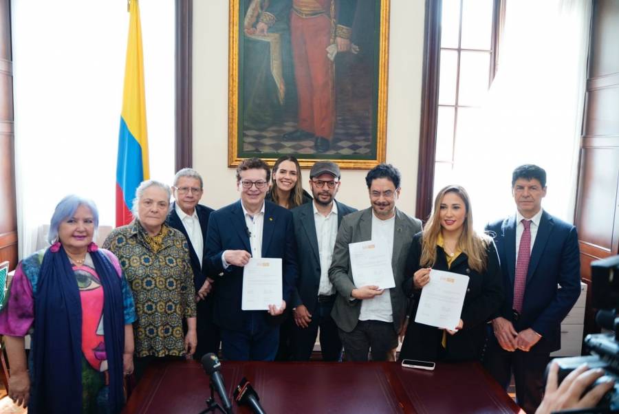 Proponen reducir salarios de congresistas en Colombia a 20 salarios mínimos desde 2026