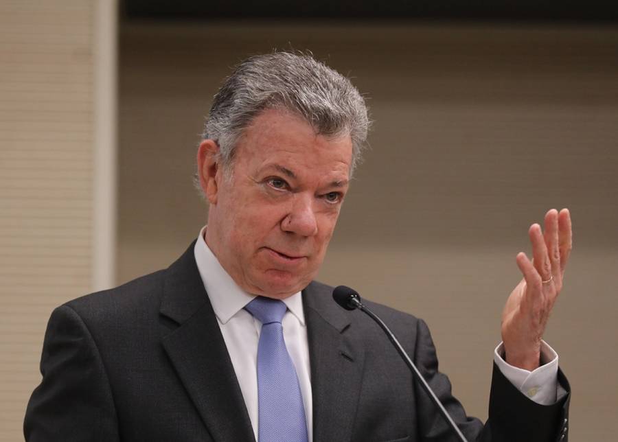 Santos critica la conmoci&oacute;n interior propuesta por Petro ante crisis en Catatumbo