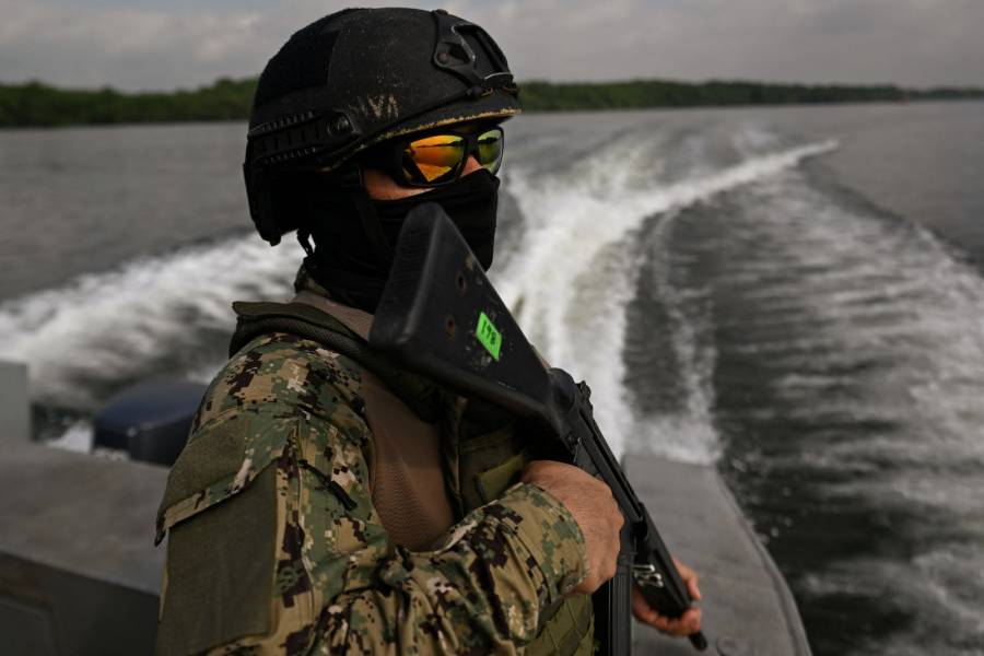 Militares refuerzan operativos en puertos de Ecuador por elecciones
