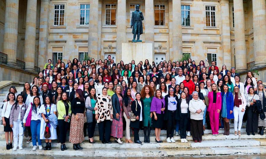 MinCiencias presenta Programa Orquídeas 2025 que beneficiará a 300 investigadoras