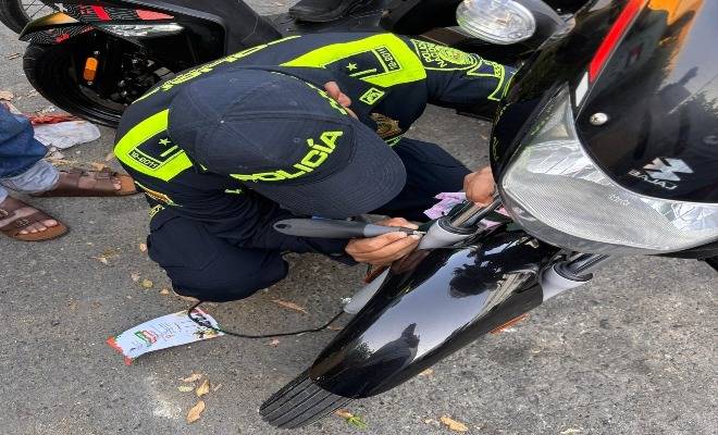 Policía Nacional toma barrios de Cartagena con jornada masiva de marcación de motocicletas