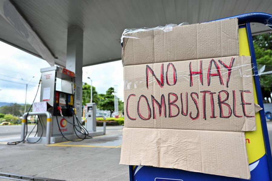 Colombia cierra gasolineras en frontera con Venezuela por sospechas de suministro al narco