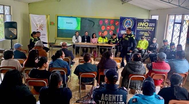 Autoridades y comunidad fortalecen la seguridad y convivencia en encuentro rural