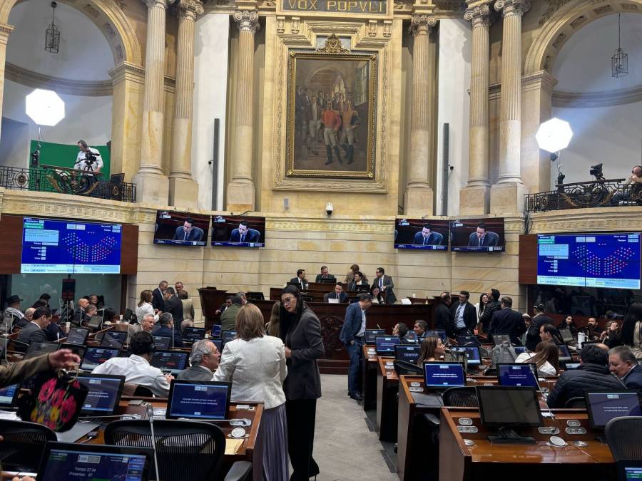 Intenso debate en la Plenaria sobre regulación a servicios aéreos en Colombia
