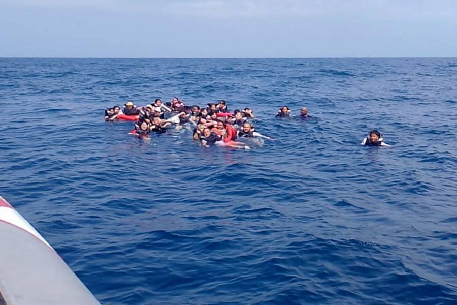 Más de 40 turistas rescatados tras naufragio en el Caribe colombiano