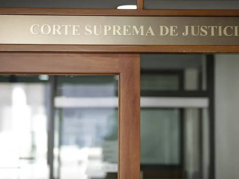 Corte Suprema inspecciona INVÍAS en Bogotá por presunta corrupción que involucra a 28 congresistas