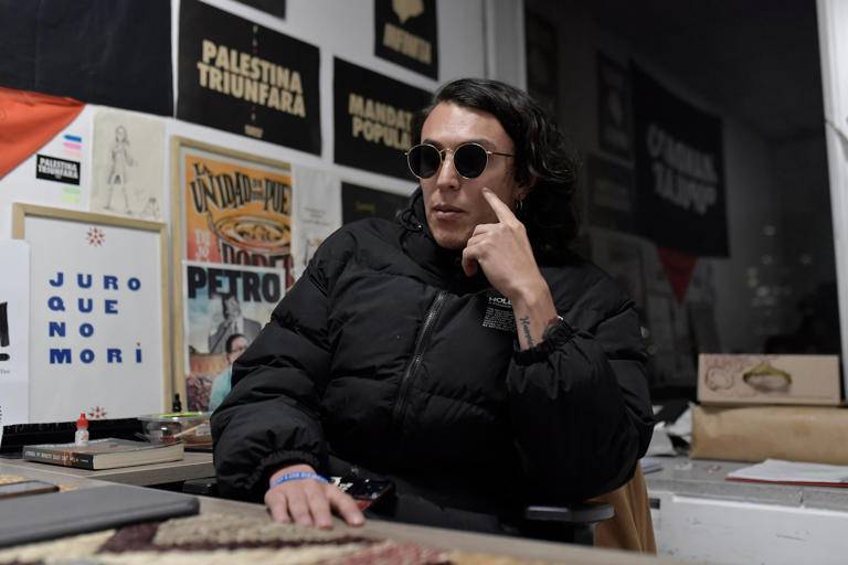 Gareth Sella, impulsor de marchas progobierno, recibe contrato con el DPS