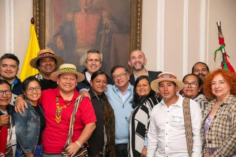 Líderes indígenas respaldan al Gobierno en reunión con Petro