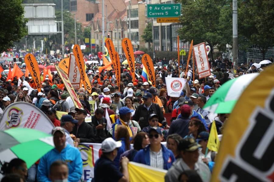 Gustavo Petro Se Unirá A La Marcha En La Plaza De Bolívar A Las 2:00 P.M. En Defensa De Sus Reformas Sociales