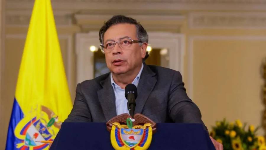 Presidente Petro enfrenta rechazo de alcaldes al decretar día cívico para marchas de reformas