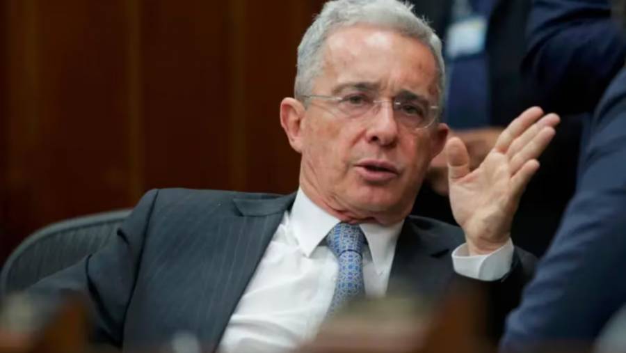Giro inesperado en el proceso contra &Aacute;lvaro Uribe: nueva jueza decidir&aacute; recusaci&oacute;n clave