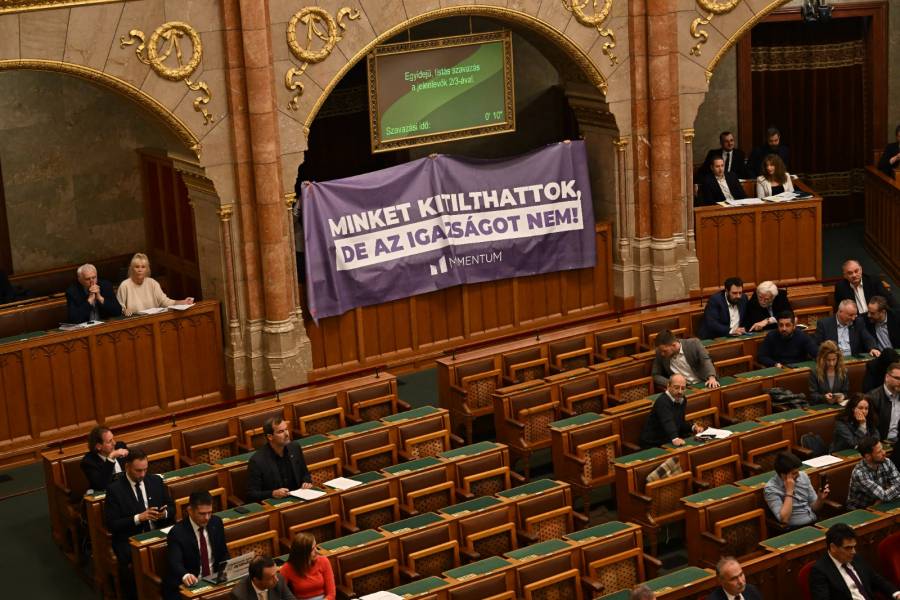 Hungría reforma la Constitución para restringir los derechos LGBT+