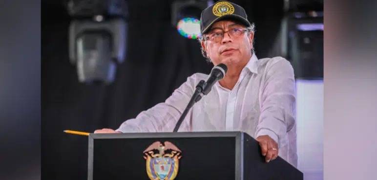 Petro propone que ladrones devuelvan el celular en vez de ir a prisión