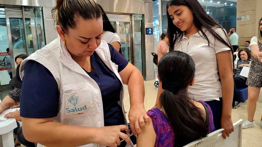 Ahora los colombianos pueden consultar y descargar el carné digital de vacunación contra fiebre amarilla en la web 