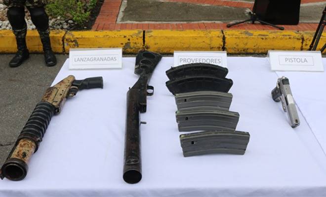 En zona rural de la vereda Santa Helena, jurisdicción de Pompeya-Villavicencio, la Policía y el Ejército Nacional, hallaron depósito ilegal de armamento