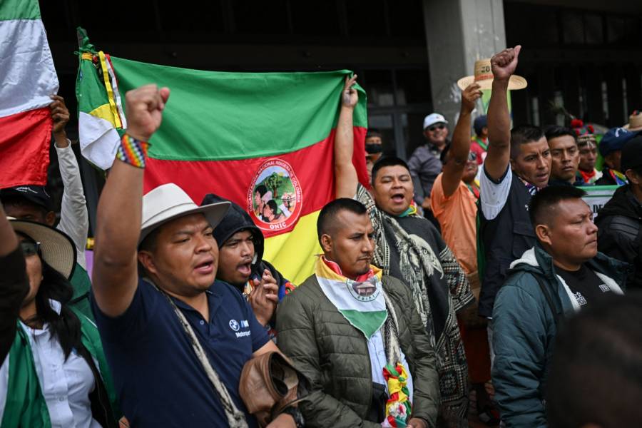 Miles de indígenas llegan a Bogotá para marchar a favor del gobierno