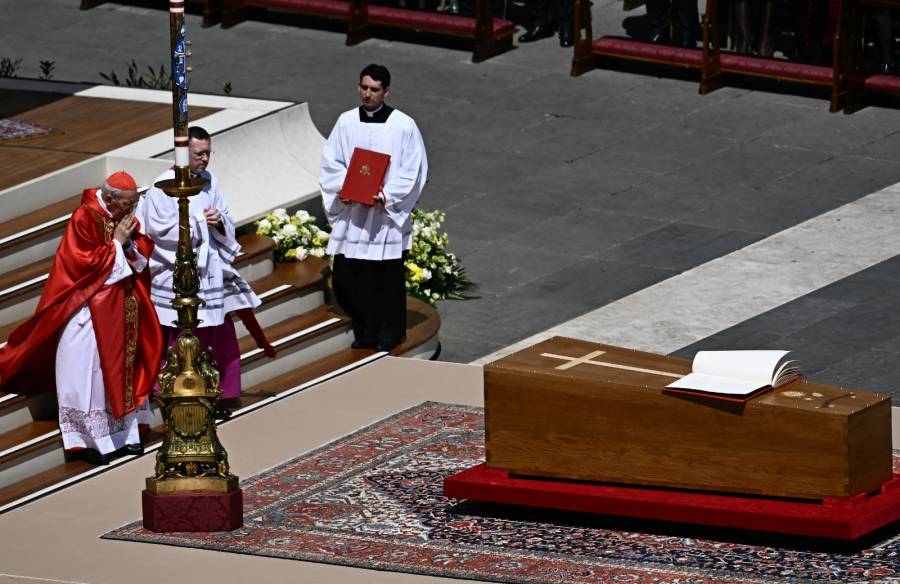 Javier Cercas: para el papa Francisco el clericalismo era 
