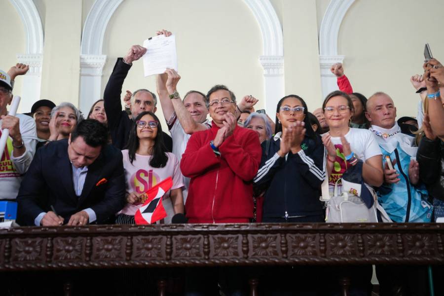 Presidente Petro exhorta a colombianos en EE. UU. sin documentos a regresar 